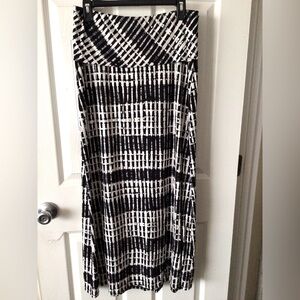 NWOT Calvin Klein maxi skirt Sz M